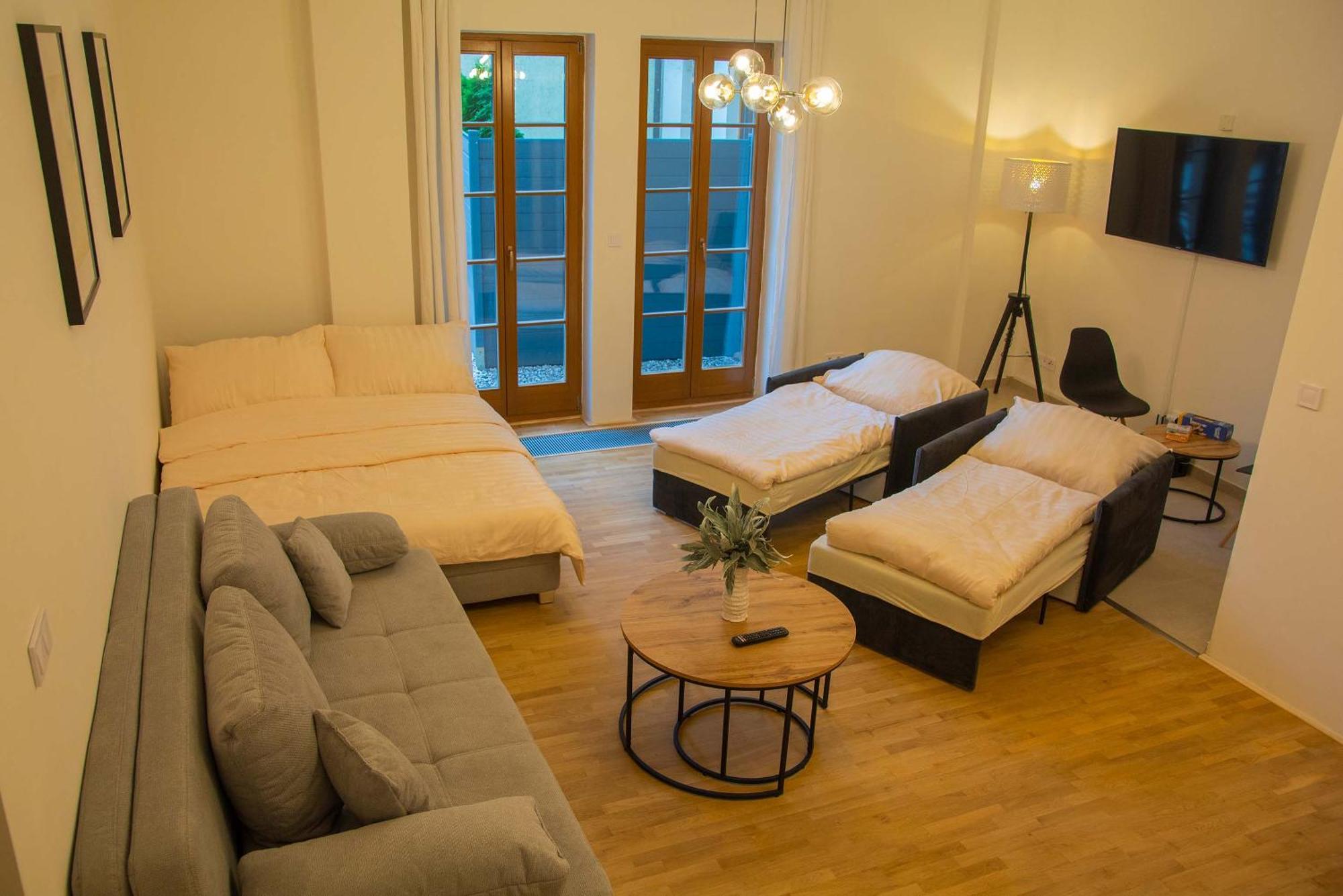 New City Centre Garden Apartment - Central Location Prague Exterior photo